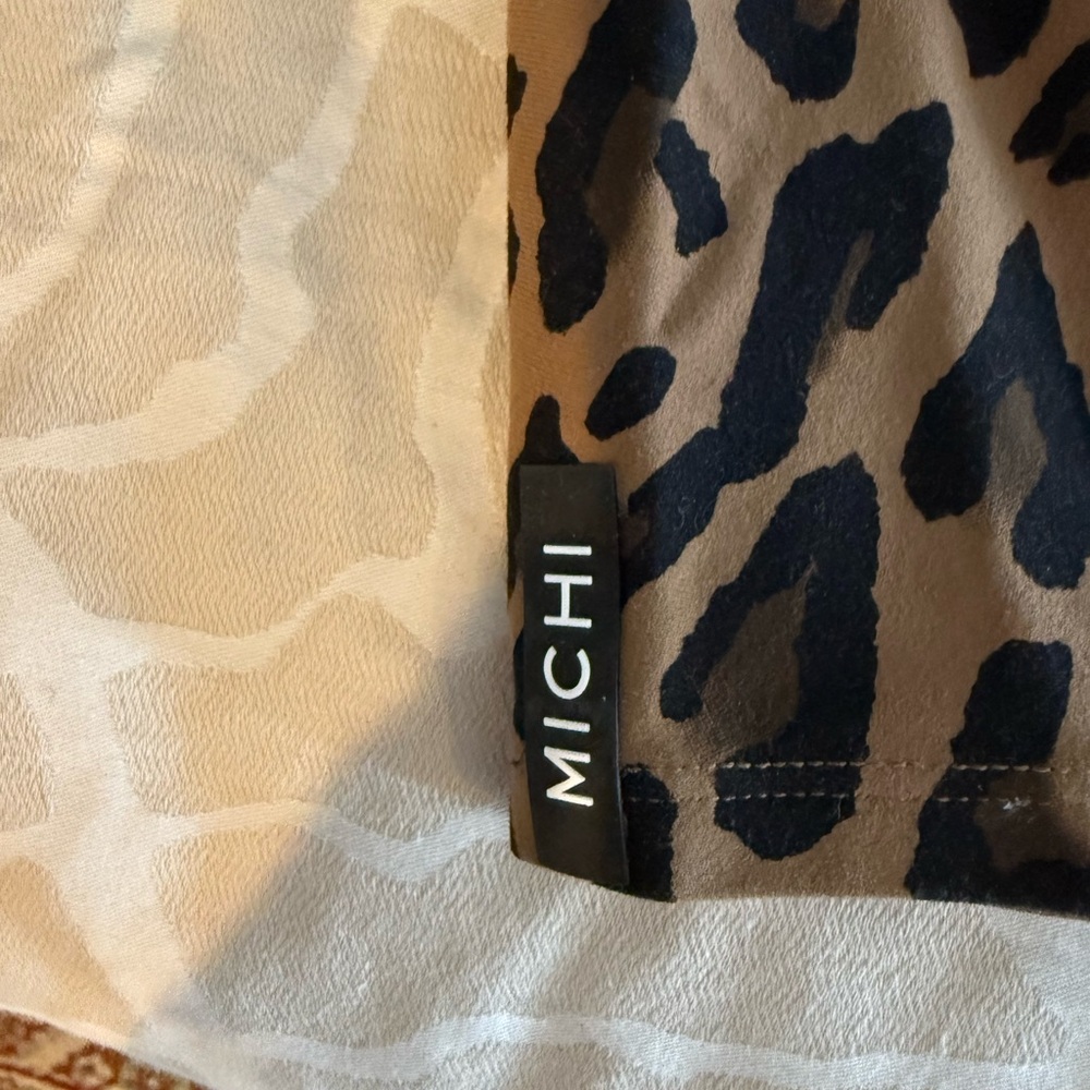 MICHI Leopard Print Crop Top - Black and Brown - Picture 3 of 5